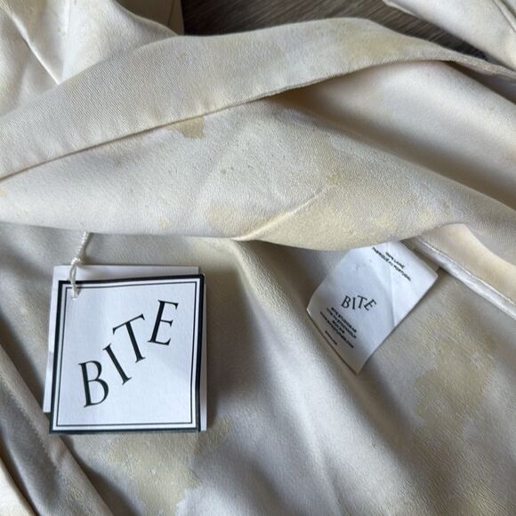 BITE Studios
Komorebi suit jacket Limestone Print size 6 nwt - Picture 8 of 9